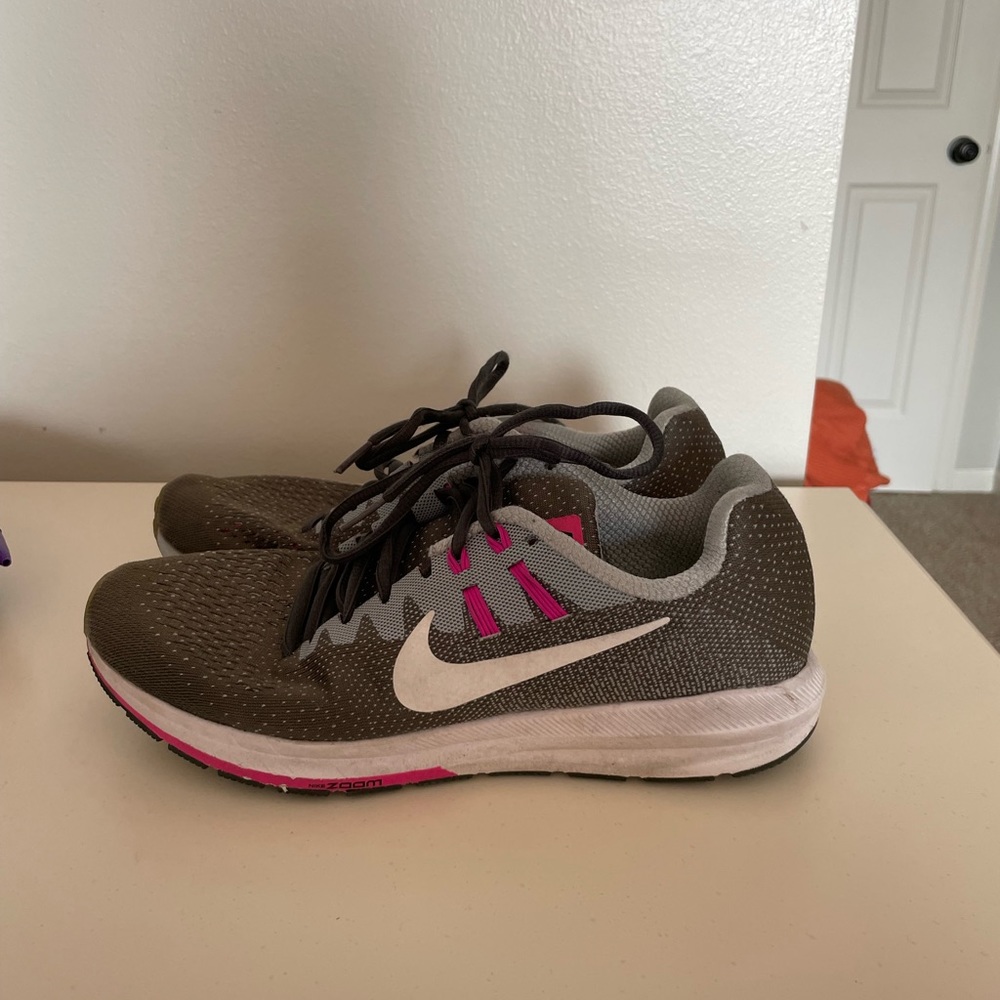 Nike Tennis Shoes